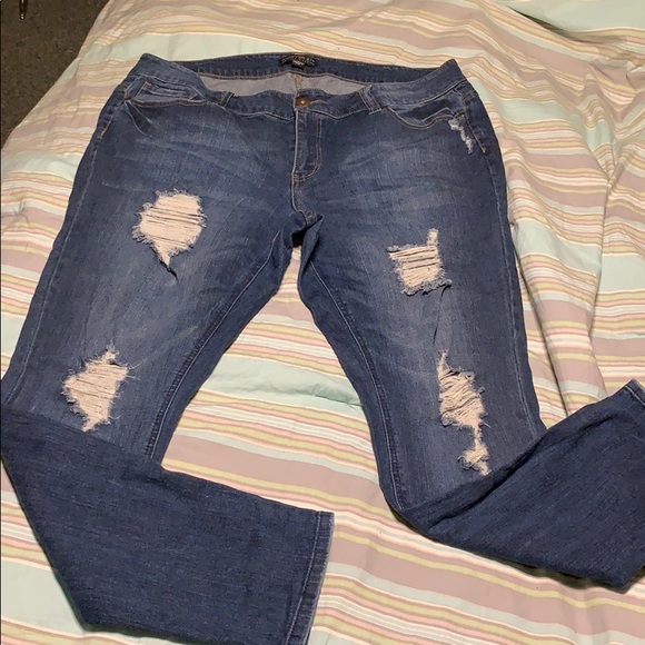 forever 21 plus size distressed jeans